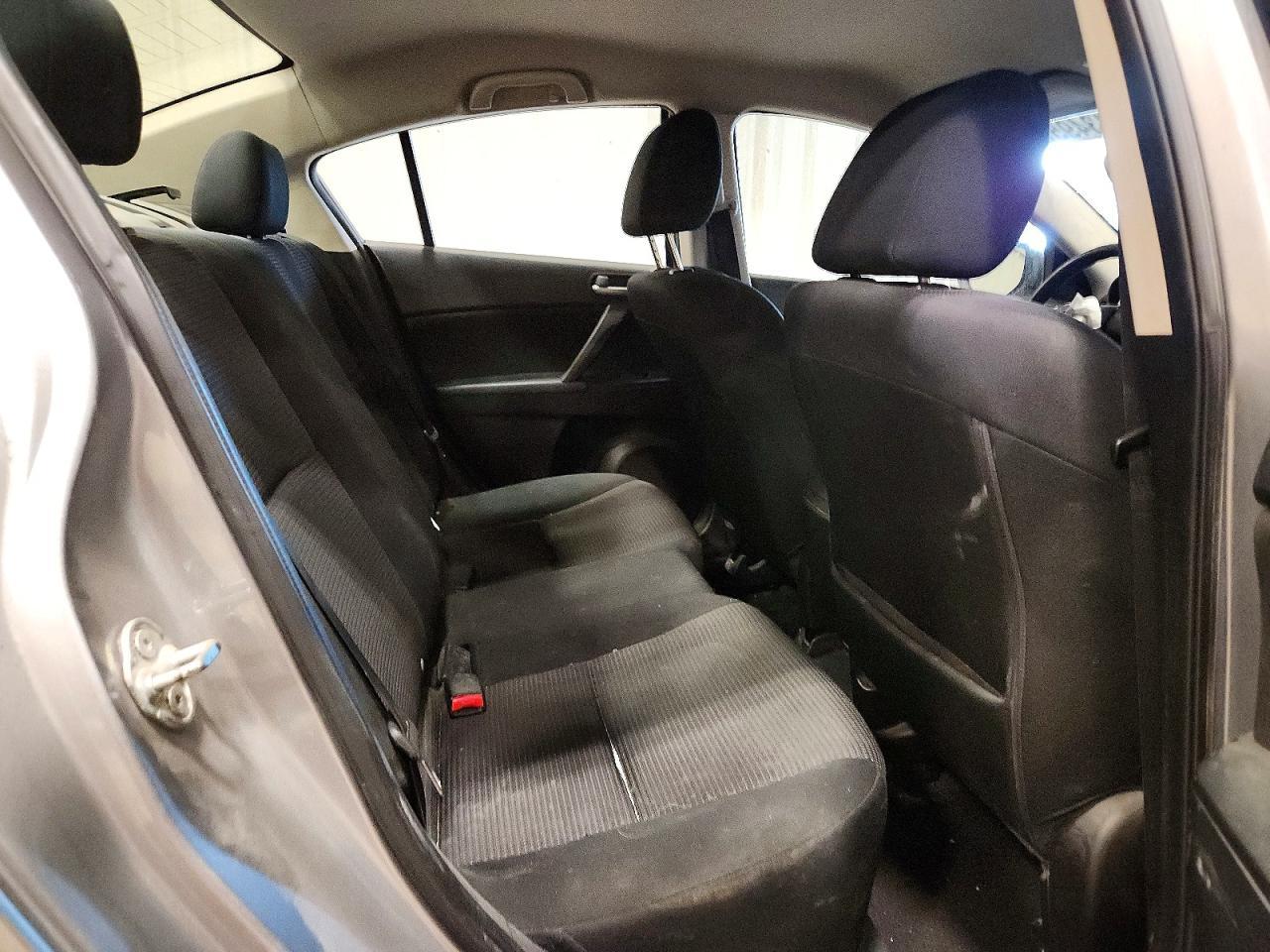 2013 Mazda 3 I