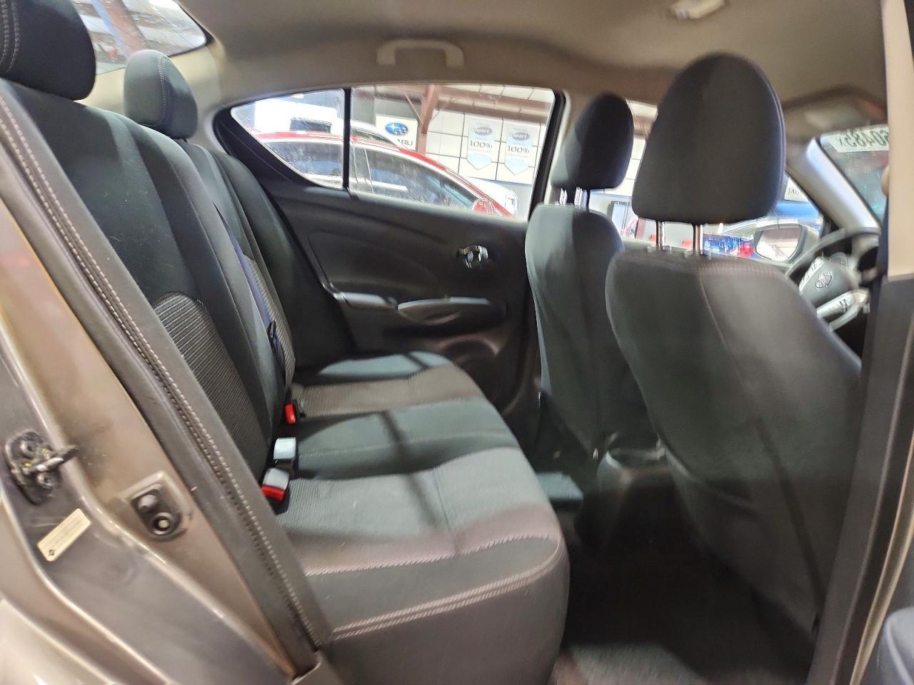 2017 Nissan Versa sv