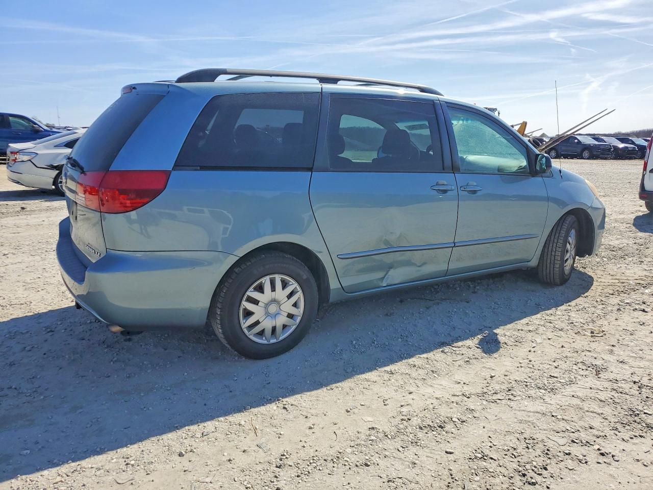 2005 Toyota Sienna ce