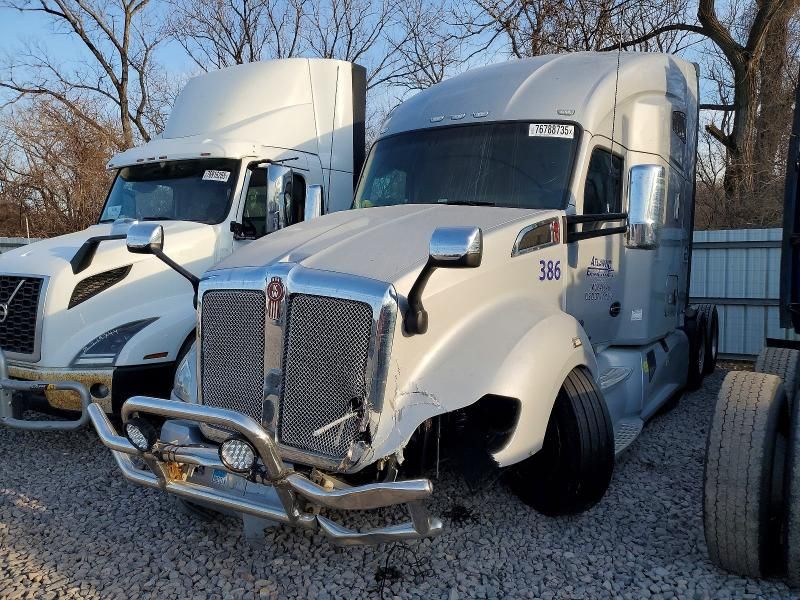 2020 Kenworth Construction T680