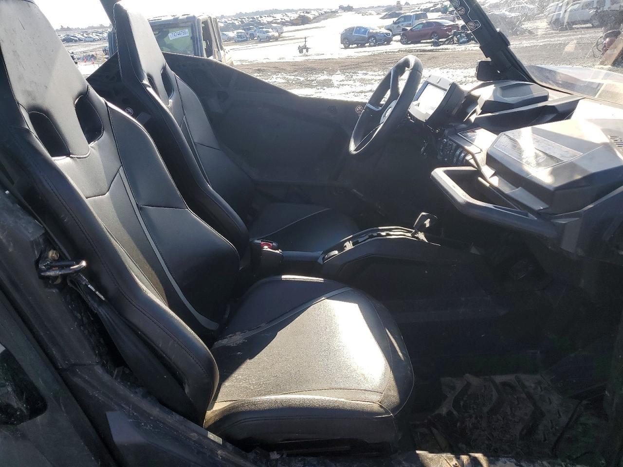 2023 Can-Am Commander-Utility Vehicle