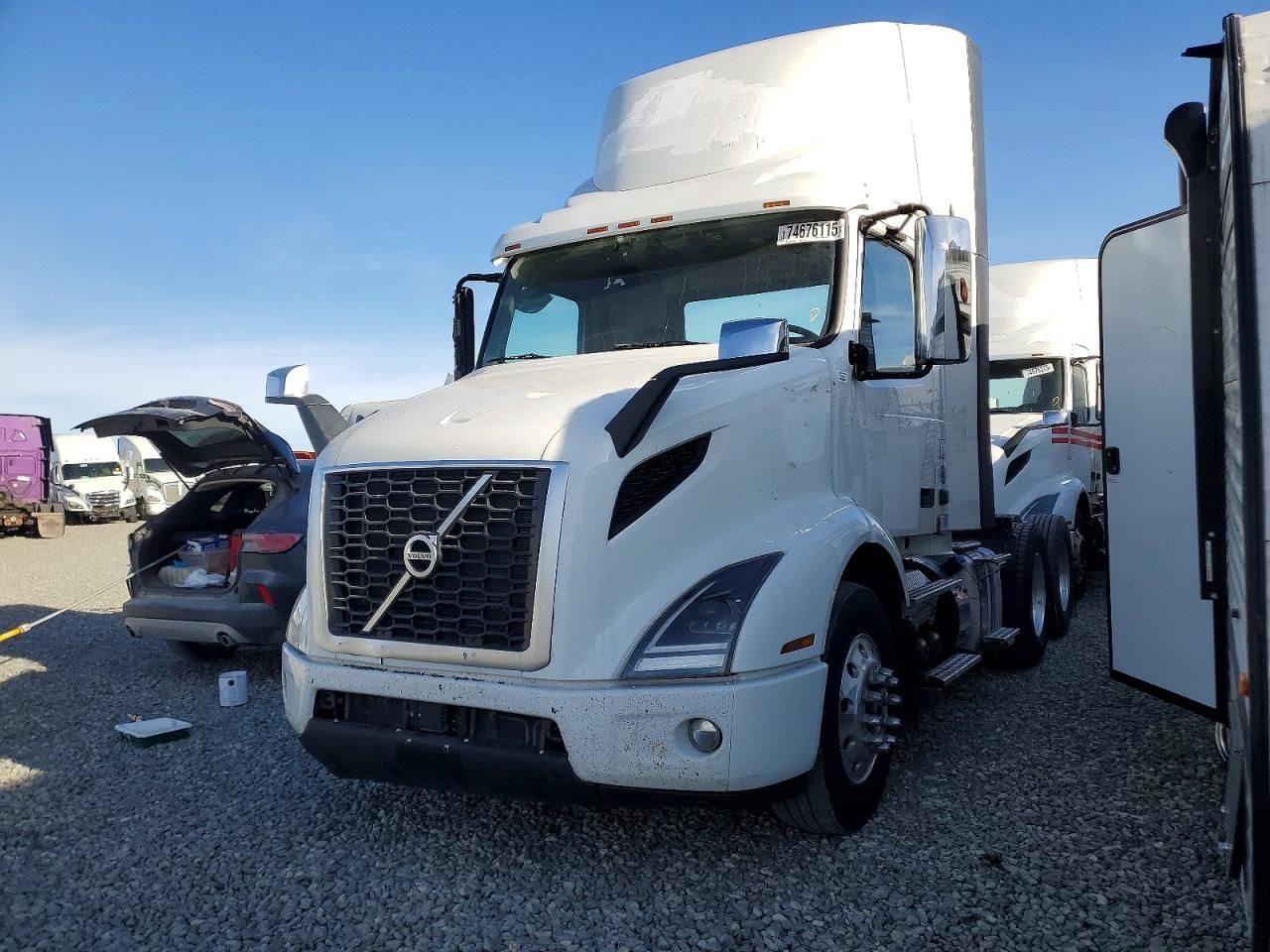 2020 Volvo VNR Semi Truck