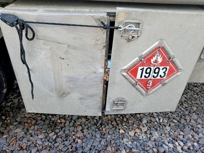 2011 LBT TAG-HA2-EDT9500X4DB Fuel Tank Trailer