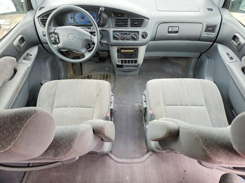 2002 Toyota Sienna ce
