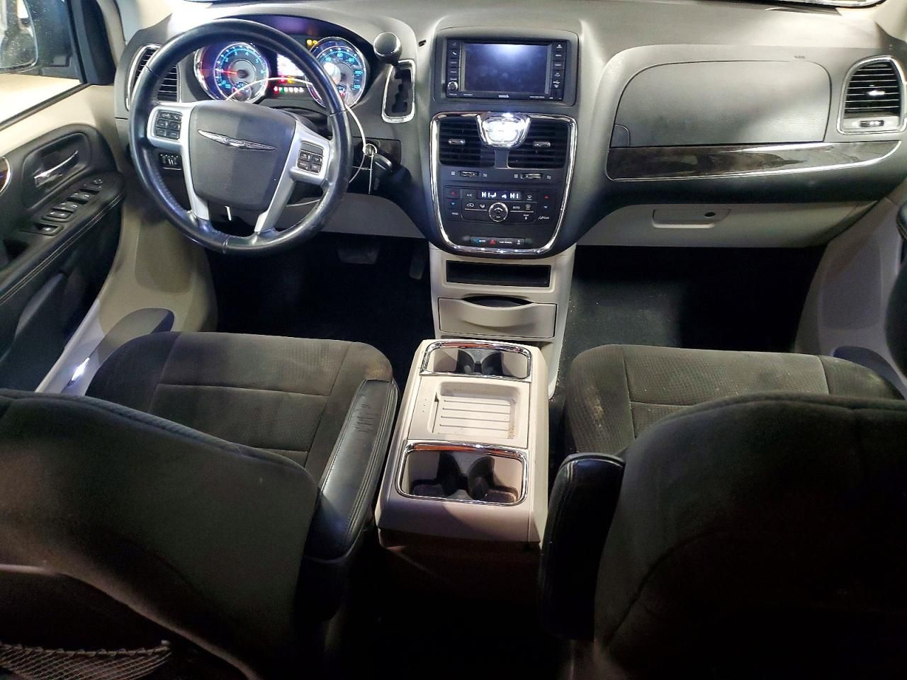 2013 Chrysler Town & Country Touring