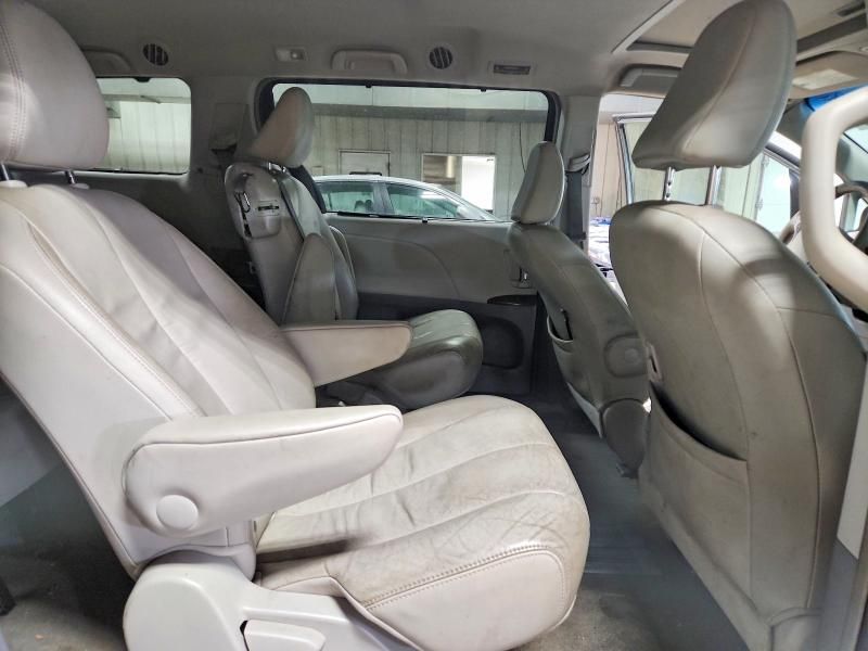 2012 Toyota Sienna xle