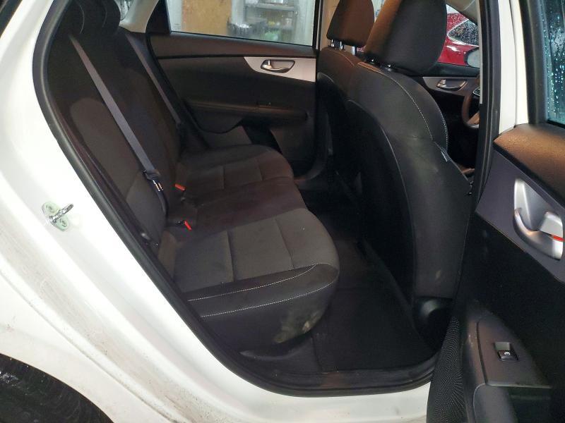 2024 KIA Forte lx