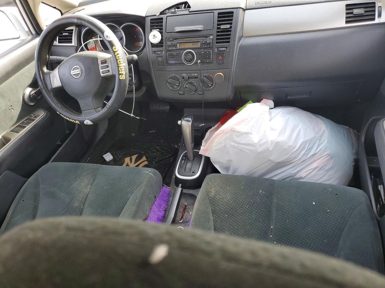 2010 Nissan Versa 1.8 s