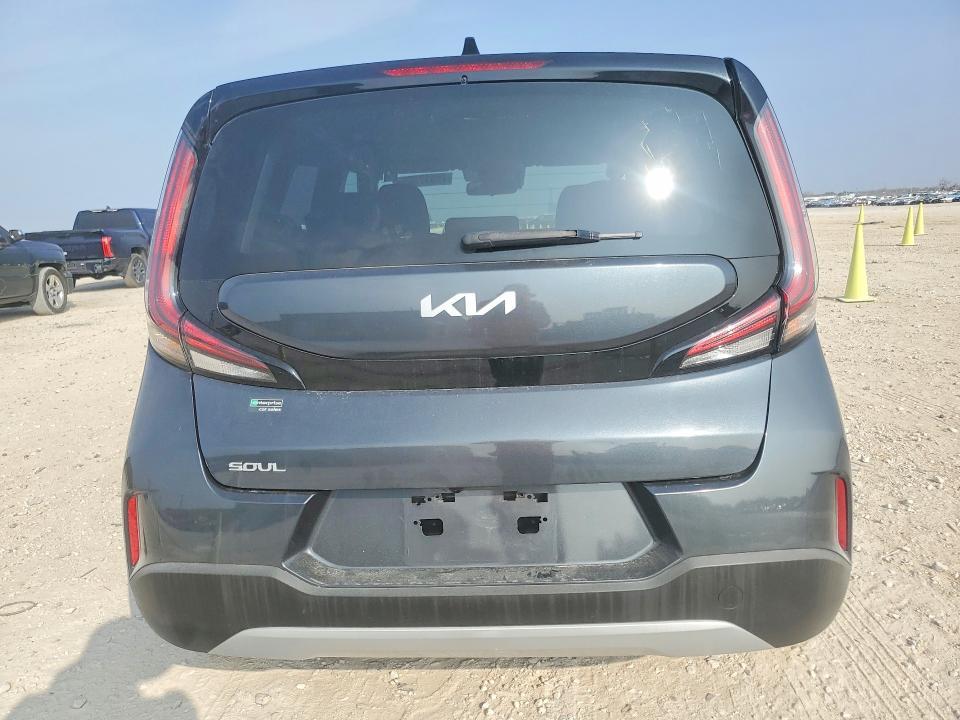 2023 KIA Soul lx
