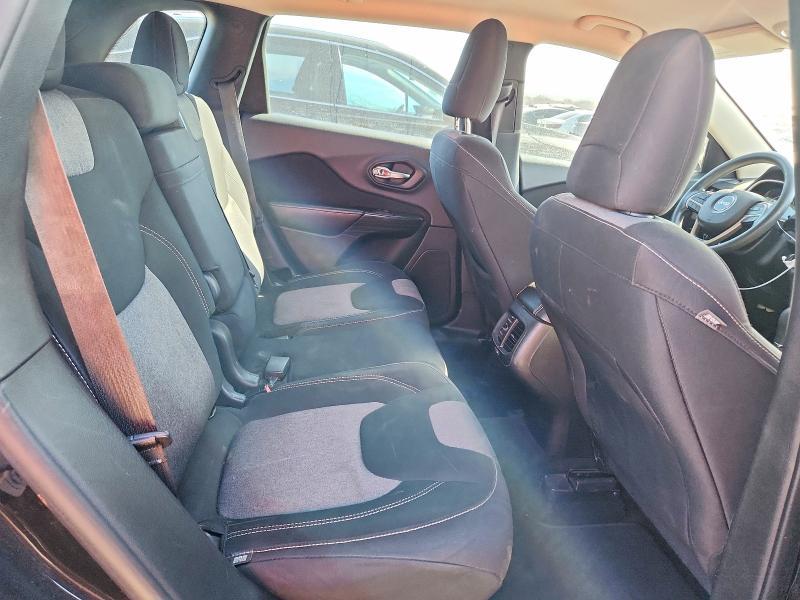 2015 Jeep Cherokee Sport