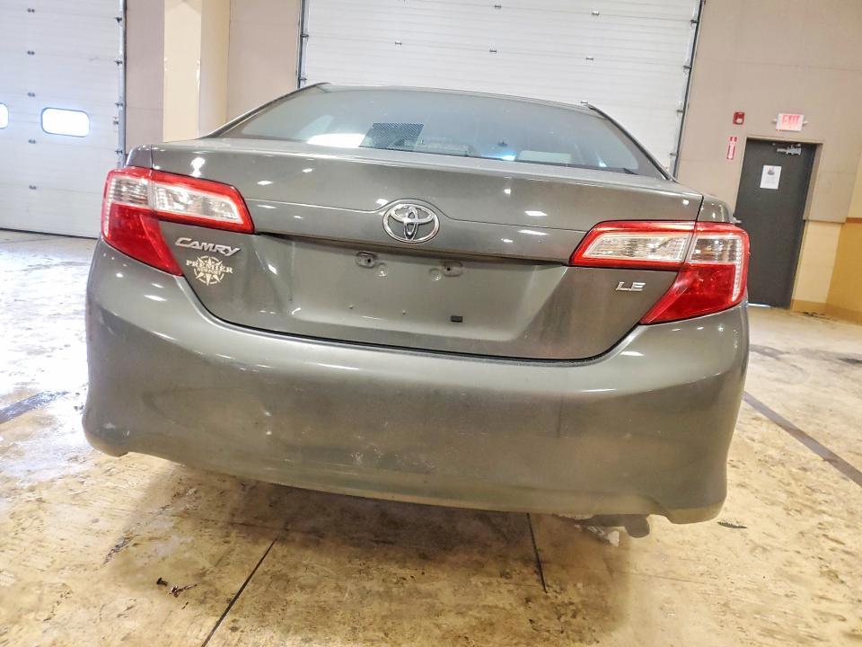 2014 Toyota Camry le