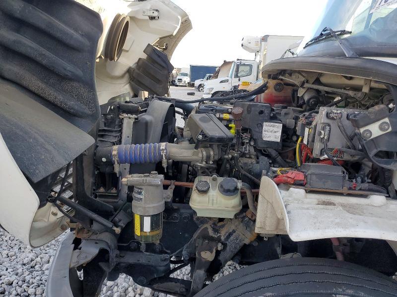 2020 Freigliner 2020 Freightliner Business Class M2 BOX Truck