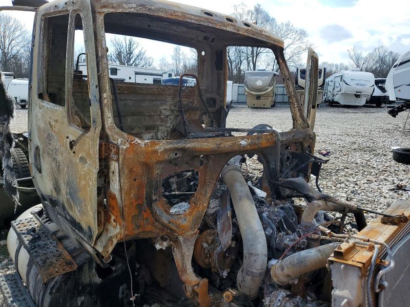 2007 International 8600 Semi Truck