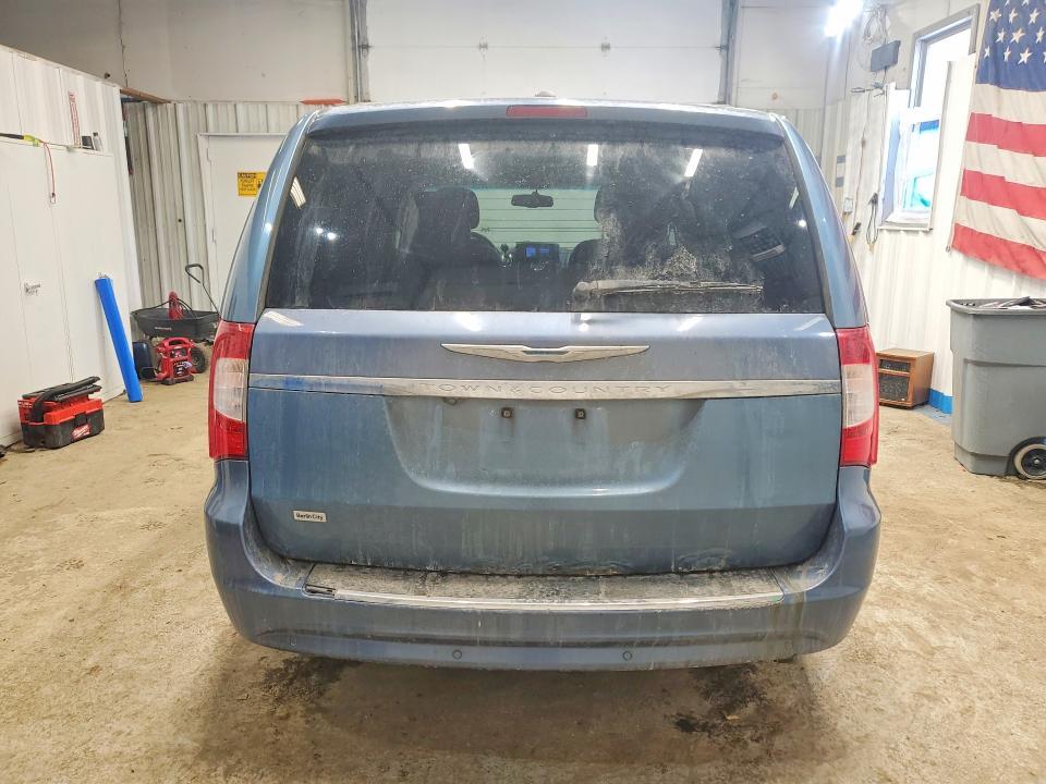 2012 Chrysler Town & Country Touring l