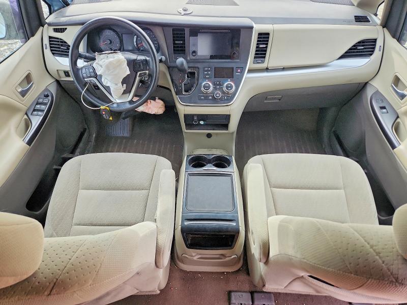 2016 Toyota Sienna le 8 Passenger