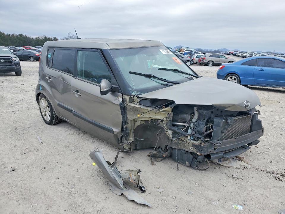2013 KIA Soul +