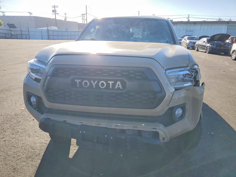 2017 Toyota Tacoma Double cab