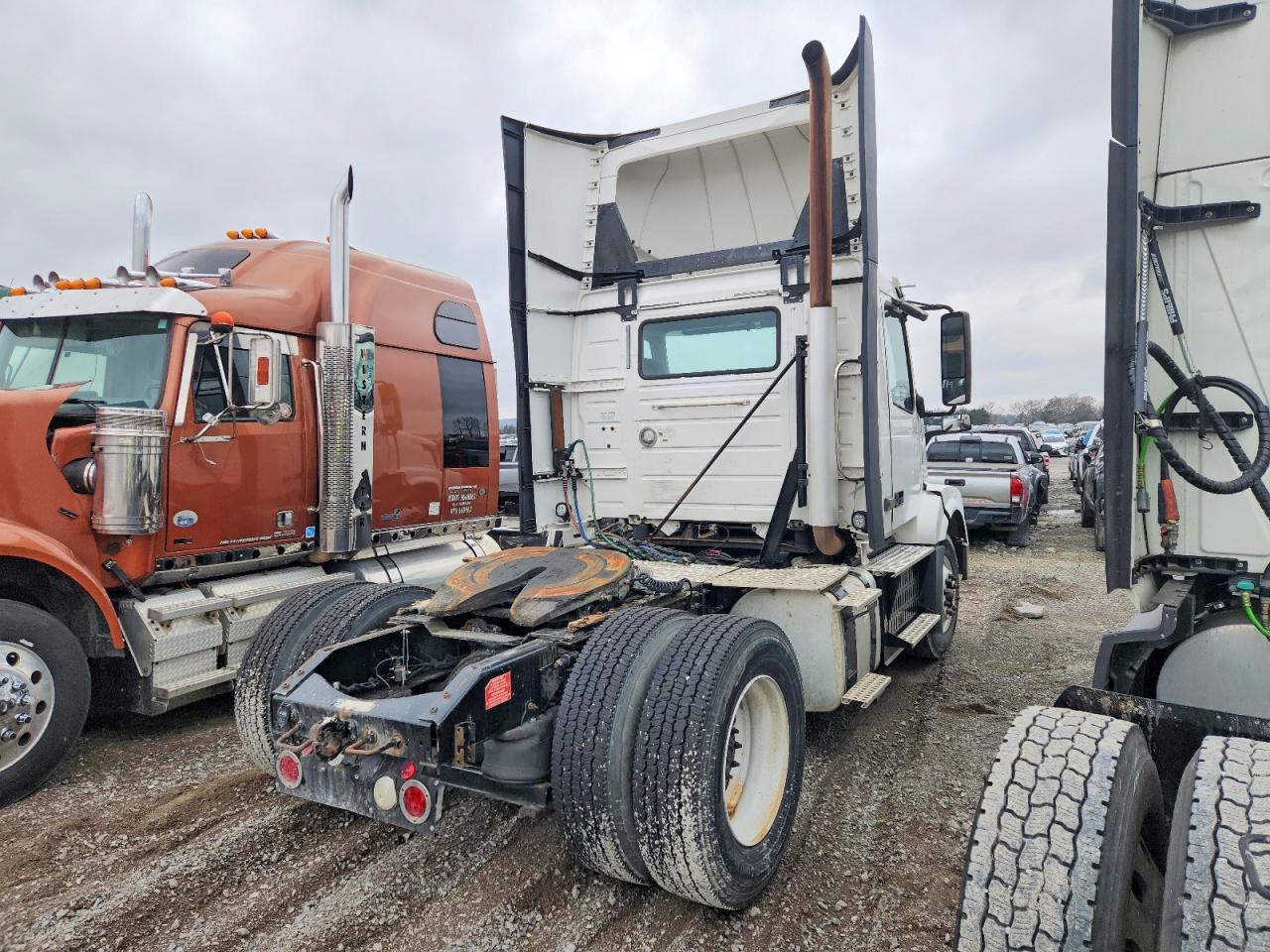 2017 Volvo VNL Semi Truck