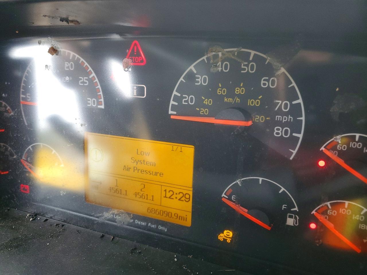 2007 Volvo VNL Semi Truck
