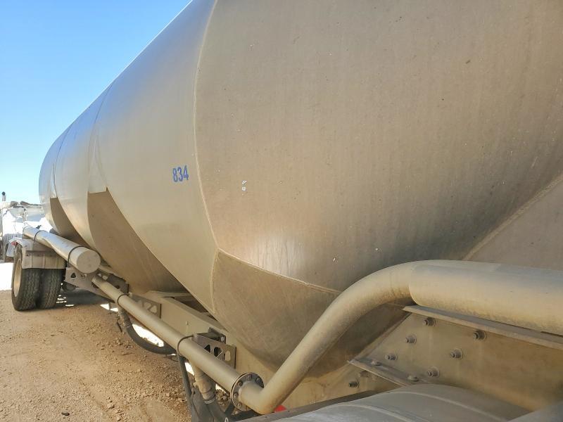 2016 Trail King Pneumatic DRY Bulk Trailer