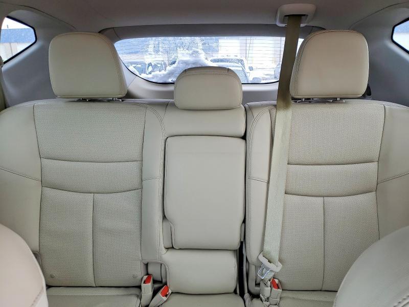 2016 Nissan Murano s