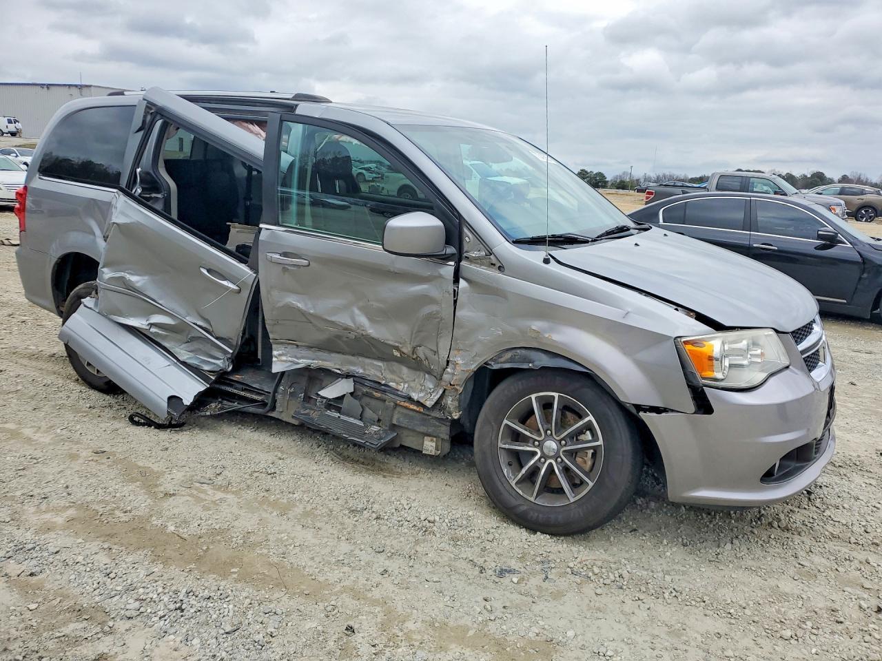 2017 Dodge Grand Caravan sxt