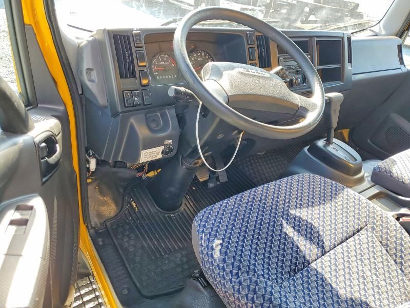 2023 Isuzu NPR HD-BOX Truck