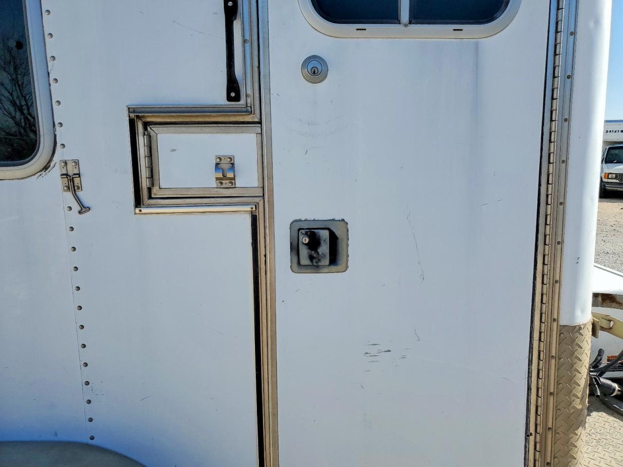 2005 Featherlite Fiber Optic Splicing Trailer