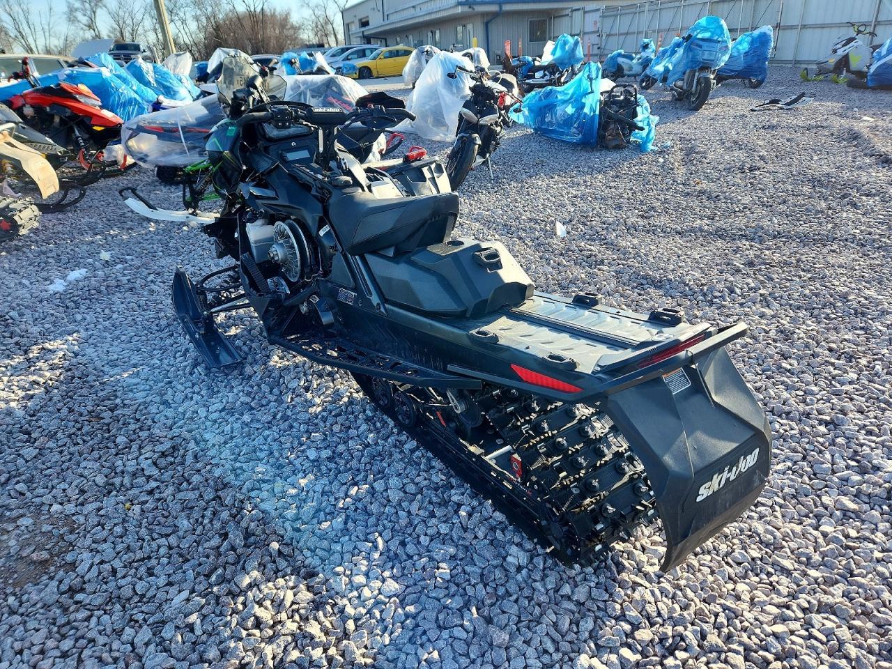 2023 Skidoo Renegade Adrenaline