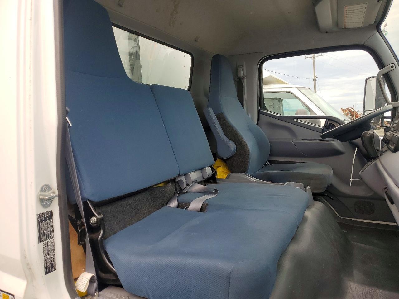2017 Mitsuifuso 2017 Mitsubishi Fuso FEC72S Refrigerated BOX Truck