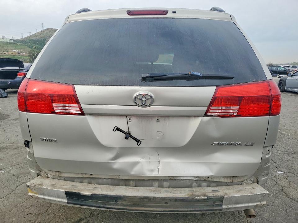 2005 Toyota Sienna ce