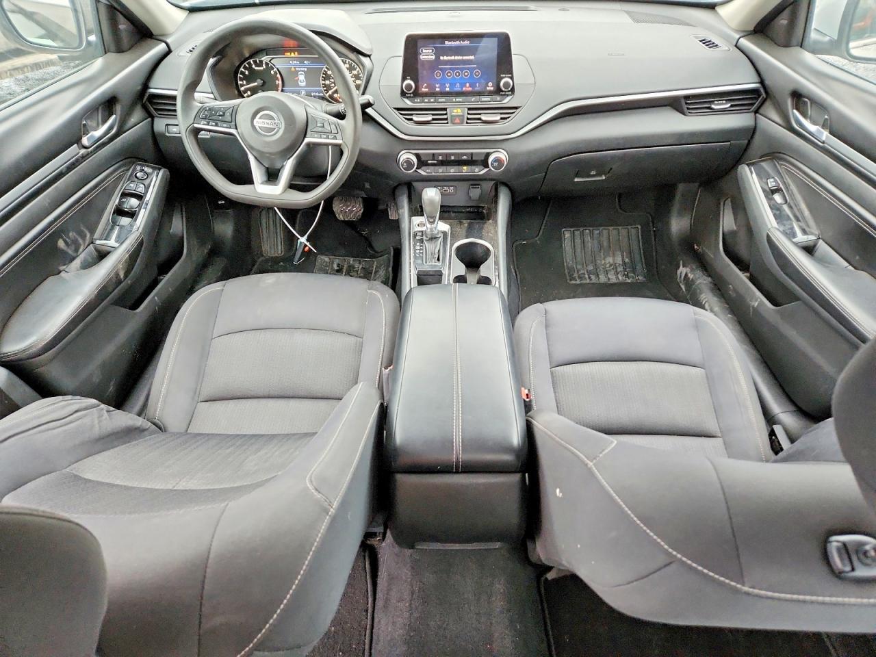 2021 Niss Altima sv