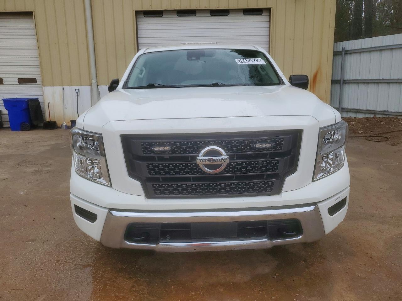 2022 Nissan Titan s