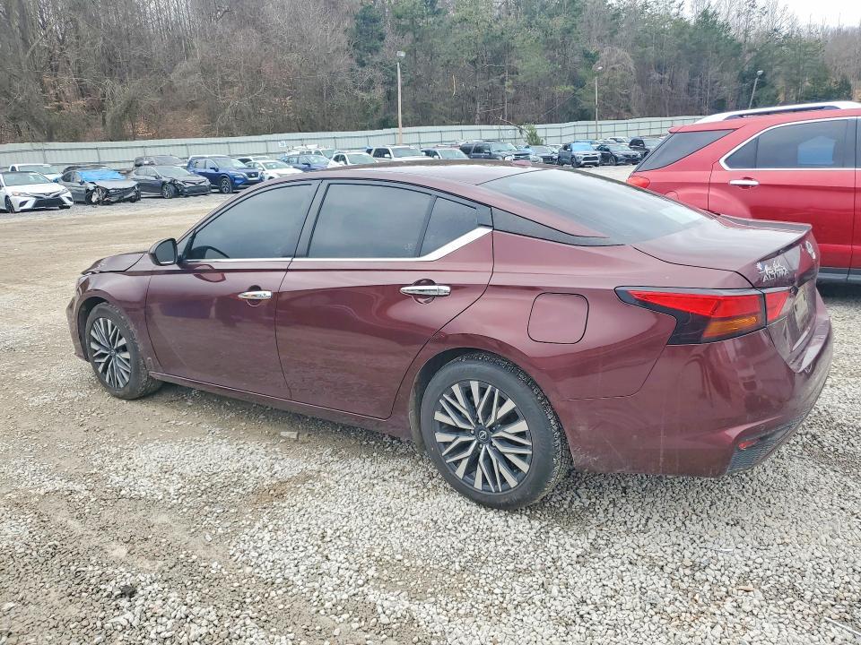 2023 Niss Altima