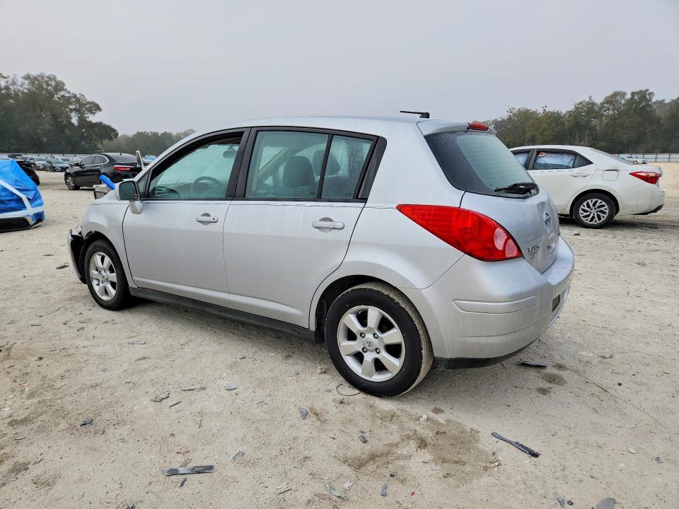 2012 Niss Versa s