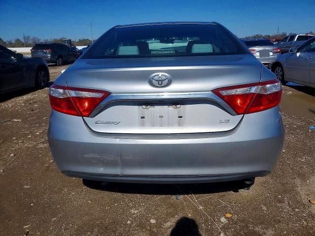 2015 Toyota Camry le