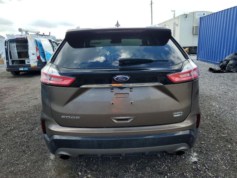 2019 Ford Edge sel