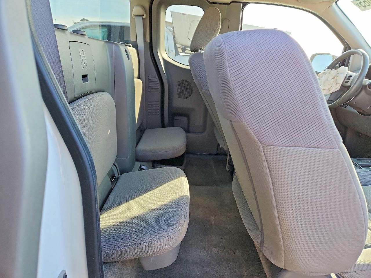 2017 Nissan Frontier s