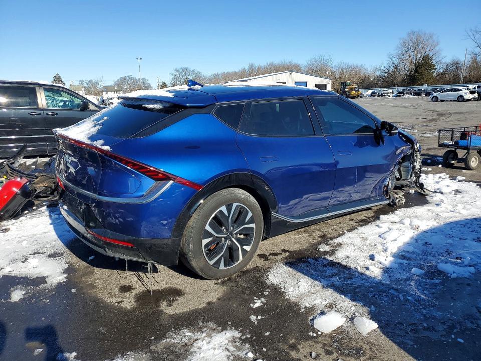 2023 KIA EV6 Light