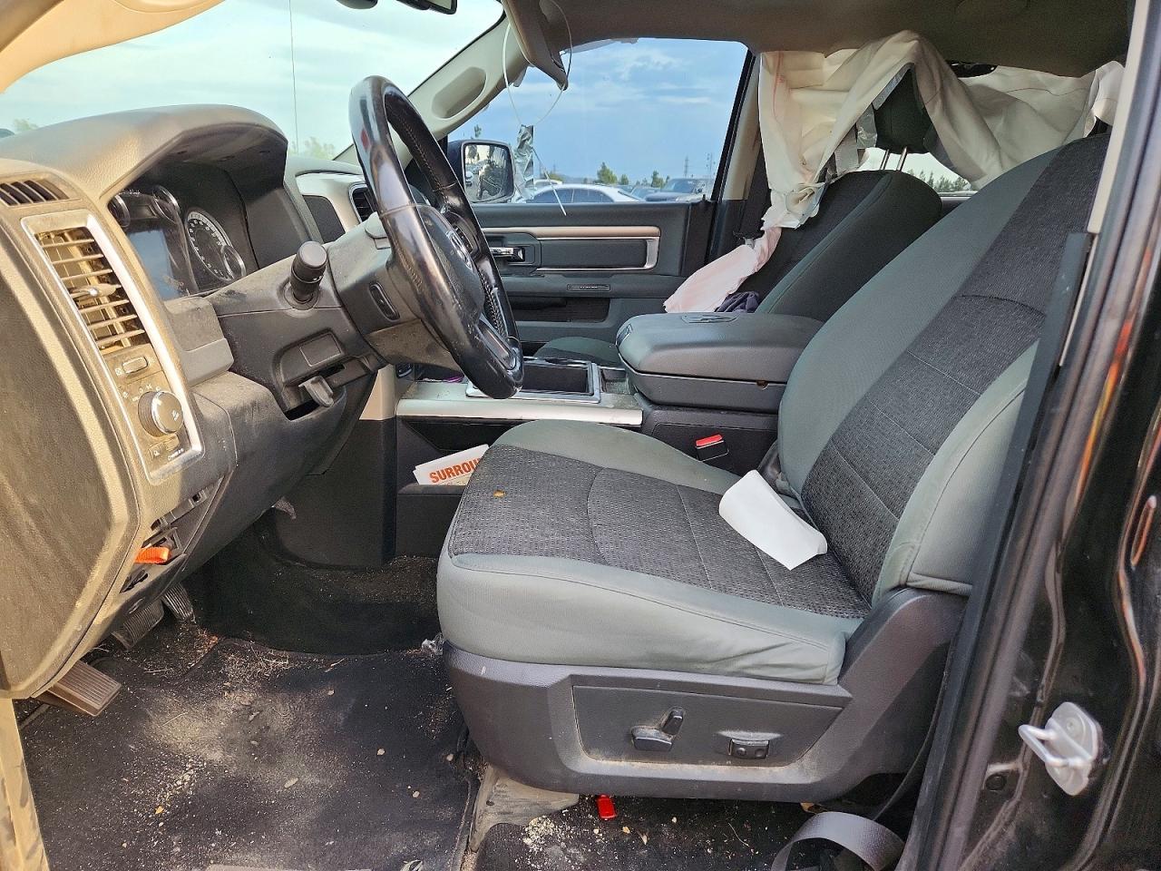 2015 Dodge Ram 1500 slt