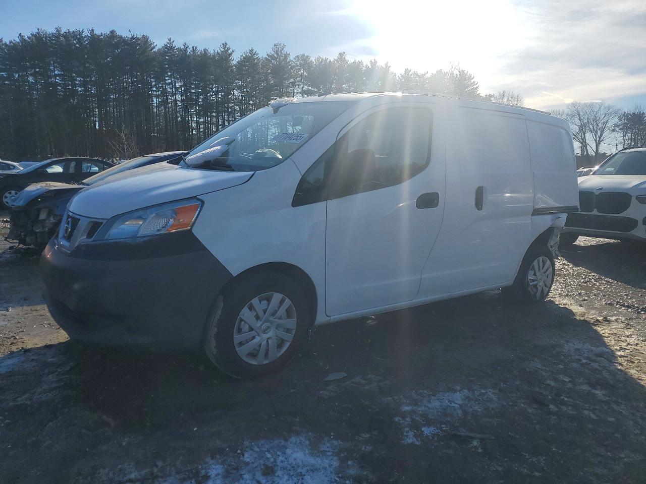 2013 Niss NV200