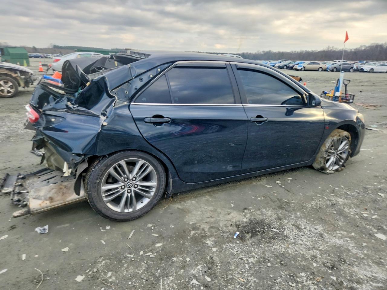 2016 Toyota Camry le