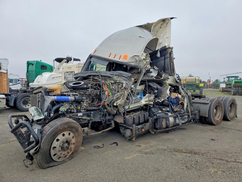 2021 Freightliner Cascadia 1-semi Truck