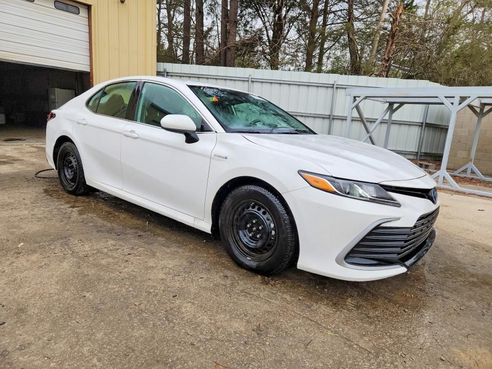 2021 Toyota Camry le