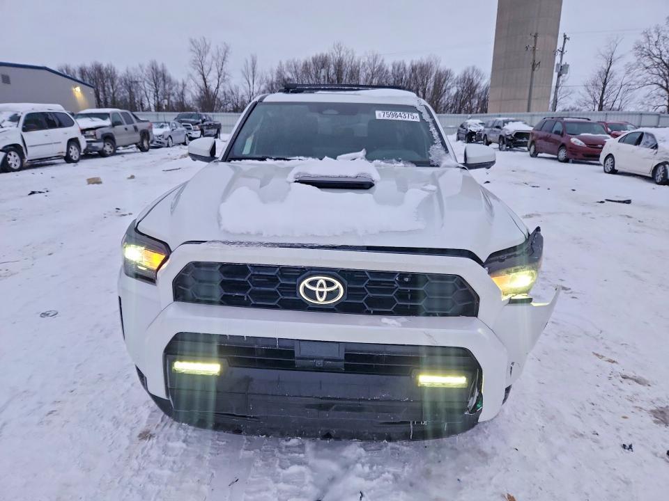 2025 Toyota 4runner SR5