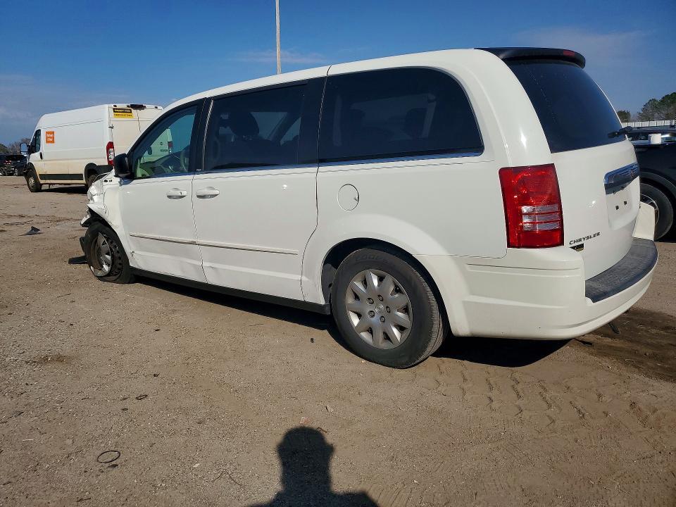 2010 Chrysler Town & Country lx
