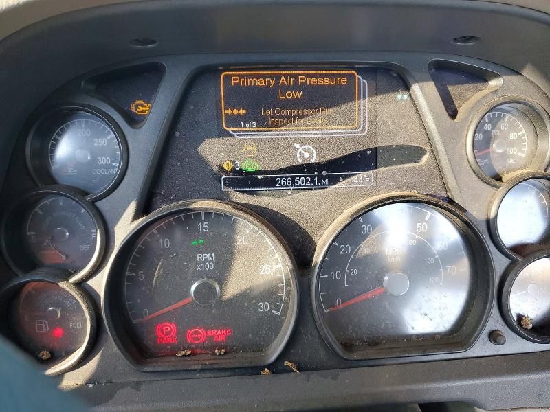 2018 Peterbilt 567 Semi Truck