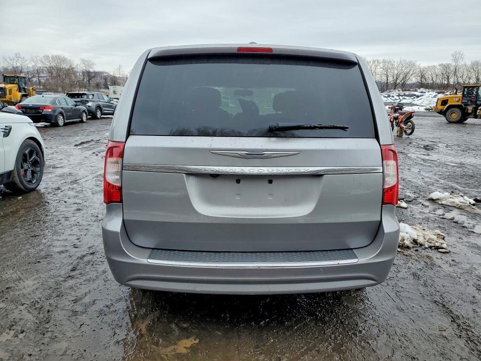 2016 Chrysler Town & Country Touring