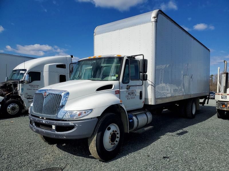 2018 International 4300 box Truck