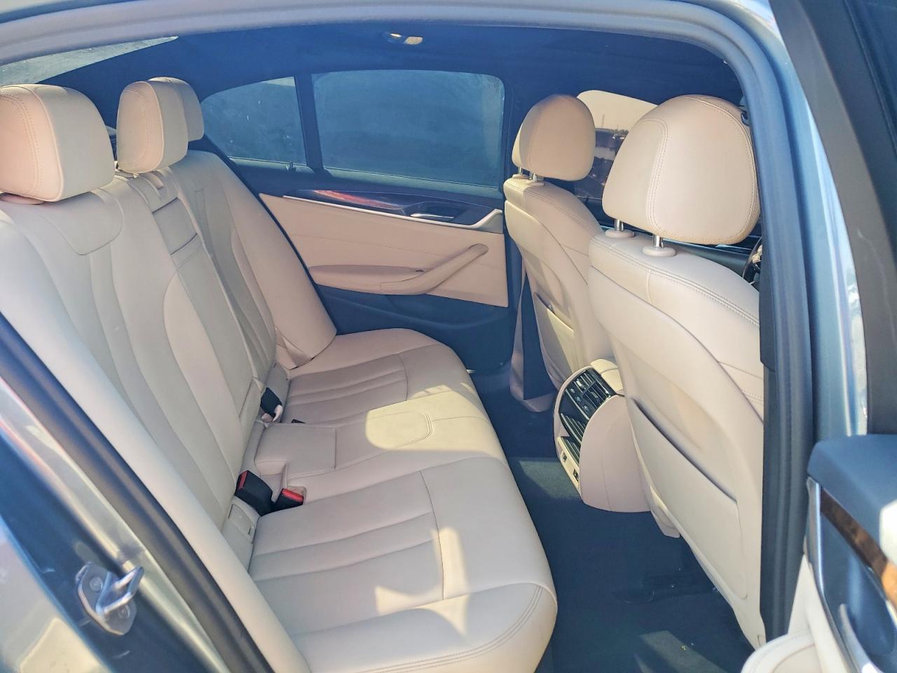2020 BMW 530 i